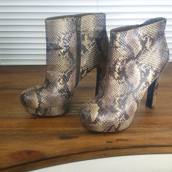 Mossimo - Picture 1 of 6